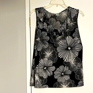 Van Heusen sleeveless top for women. Size M